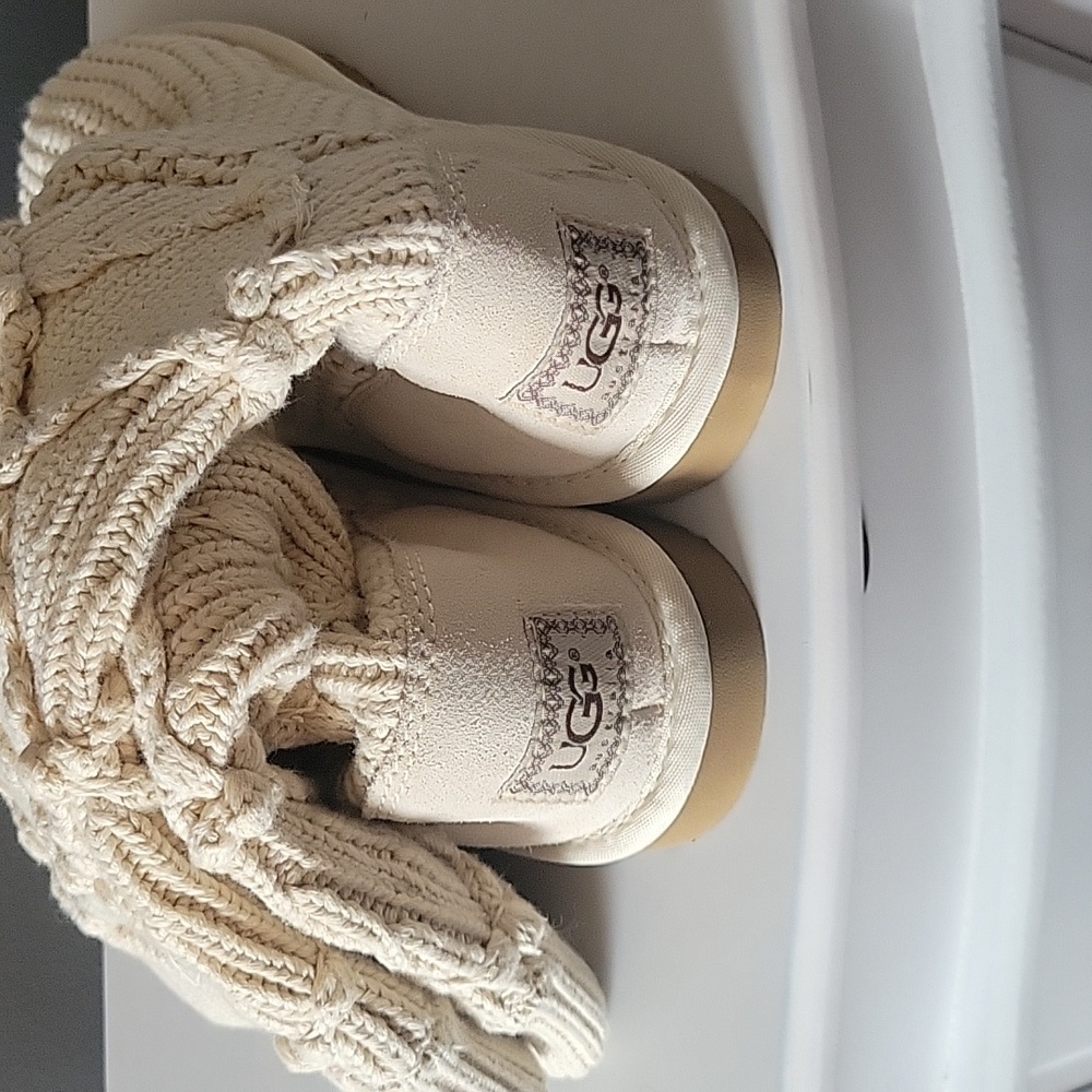 Sweater boots